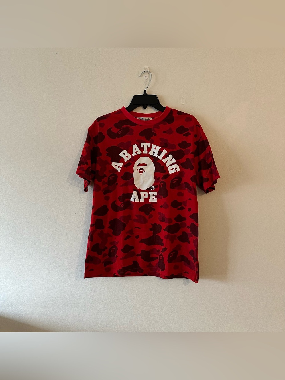 A Bathing Ape Bape Red Logo Camo Tee T Shirt Short Sleeve M/L? Japan
Good used